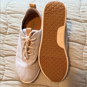 Toms Light Beige Lace-Up Sneakers